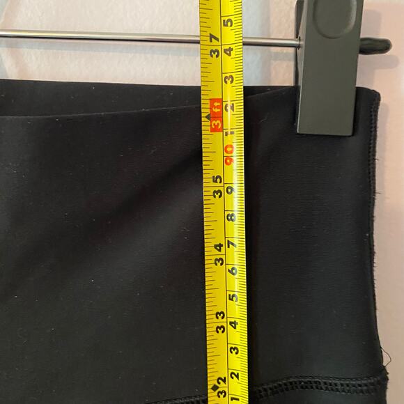 TNA Women's size Medium Black Leggings High Rise Tights Active Workout Gym - Picture 8 of 9